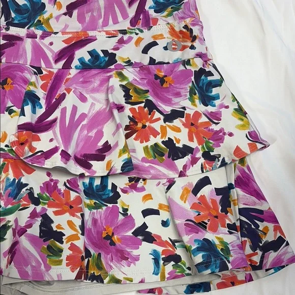 Dona Jo athletic/pickleball skort, size medium - Picture 4 of 9